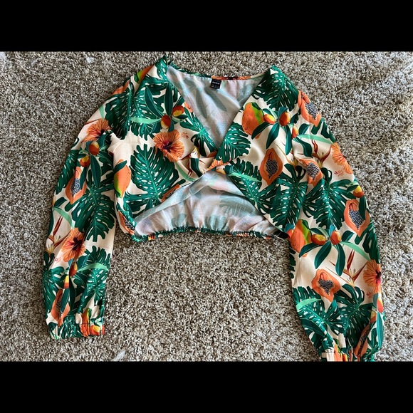 Multiple shirts - Picture 3 of 5